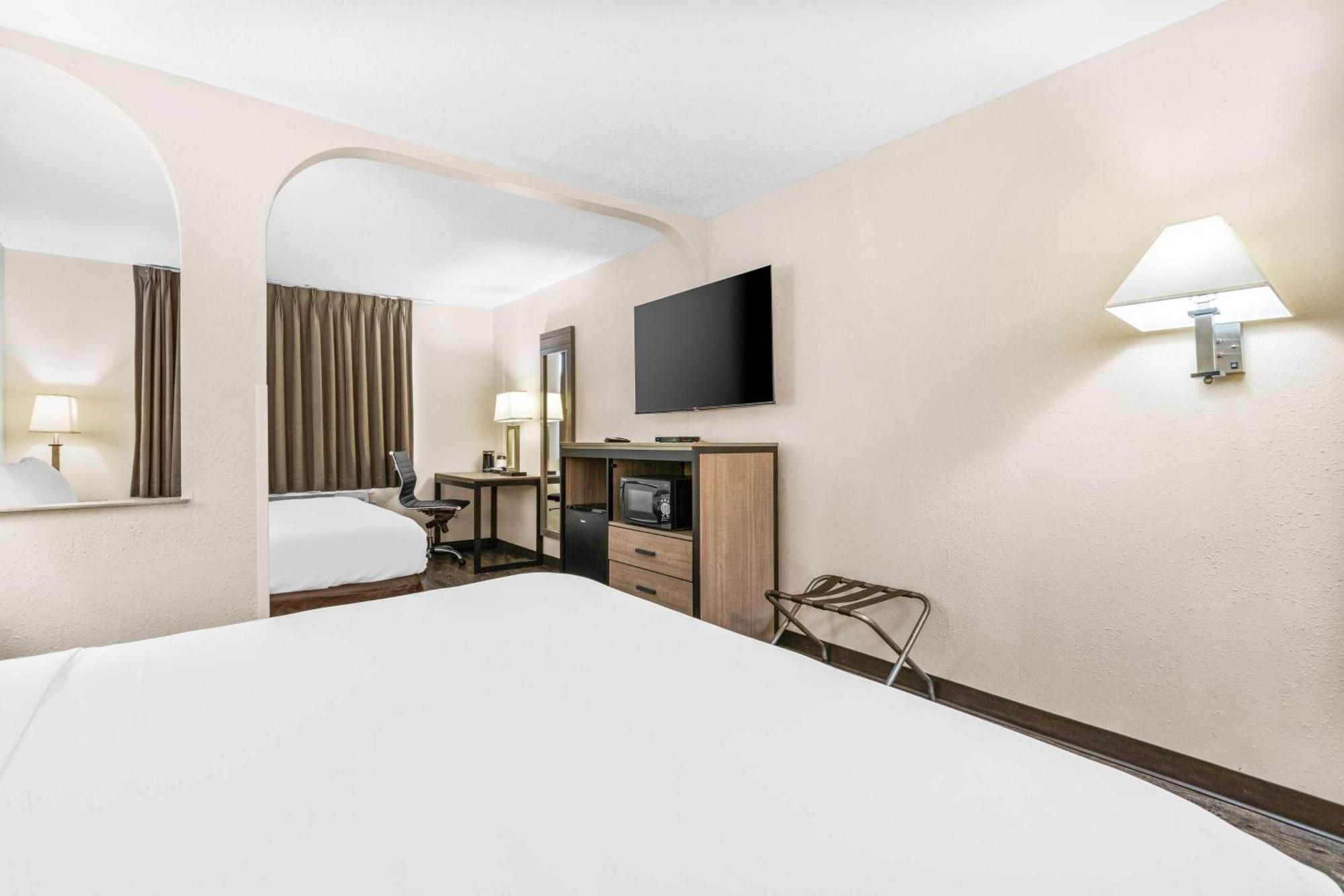 Surestay Hotel By Best Western Albuquerque Midtown Екстериор снимка
