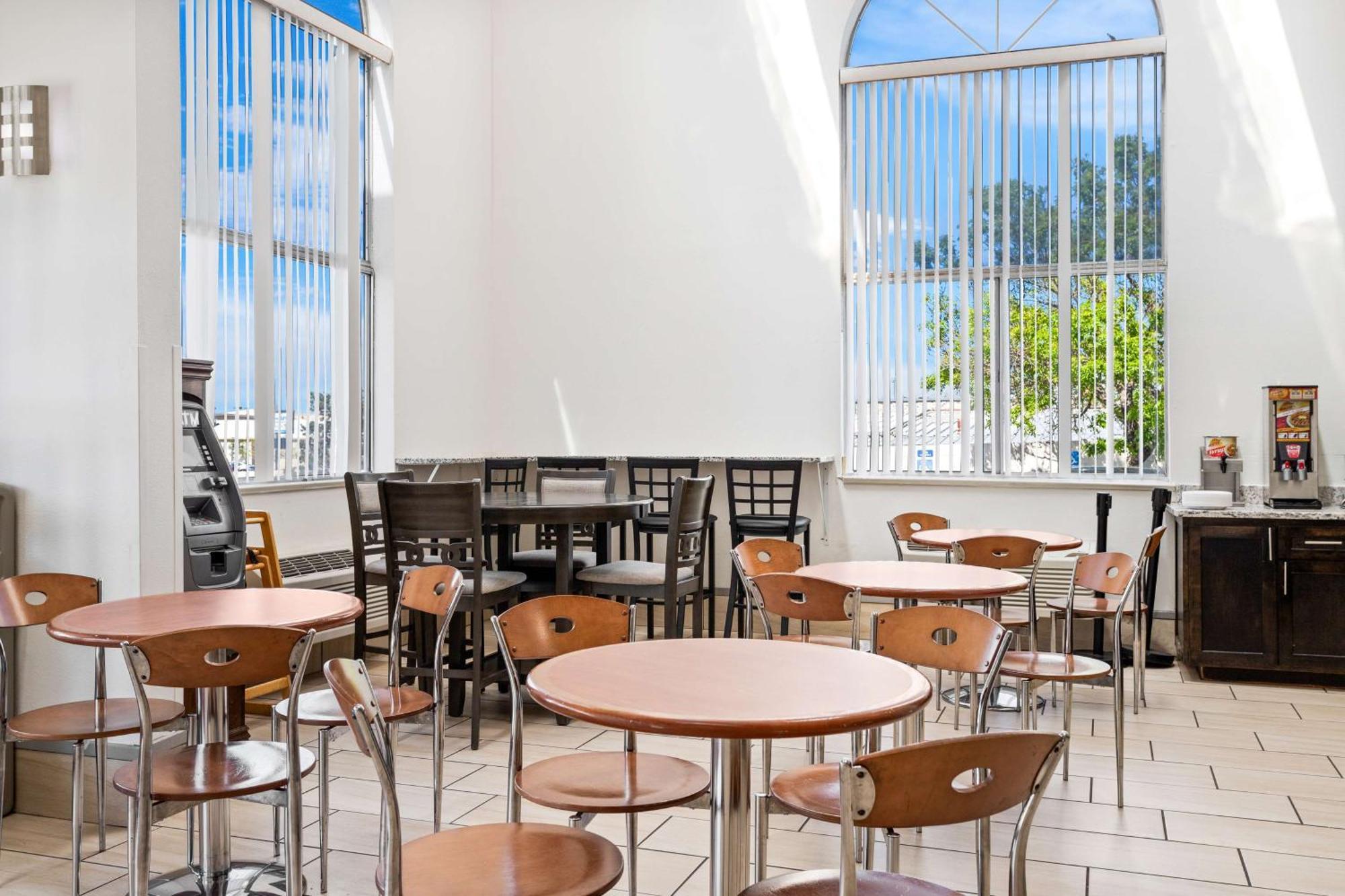 Surestay Hotel By Best Western Albuquerque Midtown Екстериор снимка